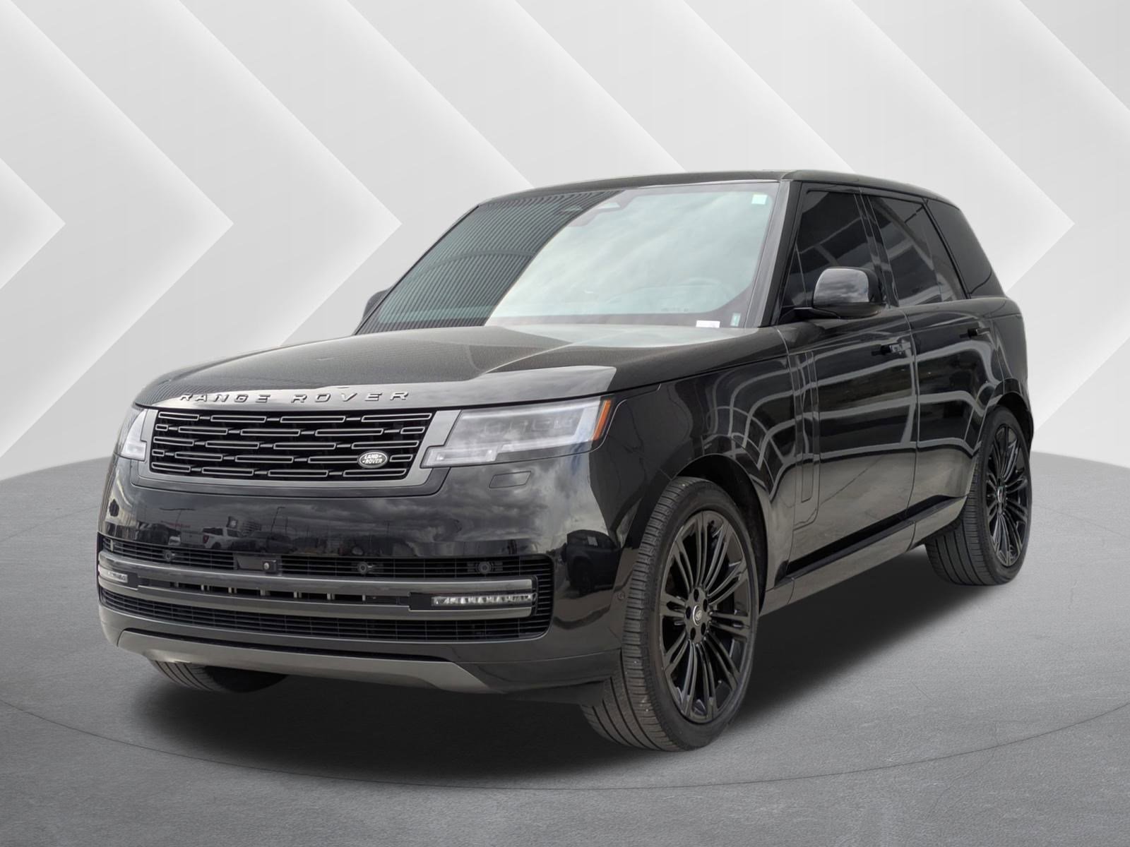 Used 2024 Land Rover Range Rover SE image 1