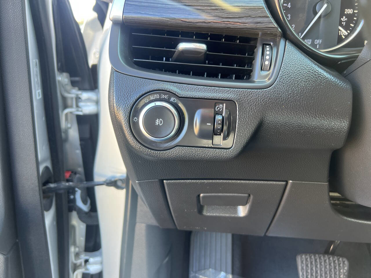 Used 2016 Buick Envision Premium image 22