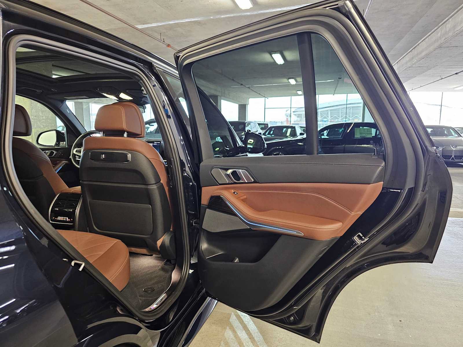 Used 2024 BMW X5 xDrive50e w/ M Sport Package AWD/4WD image 30