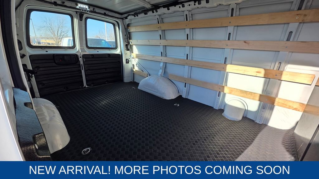Used 2024 GMC Savana 2500 w/ Driver Convenience Package image 13