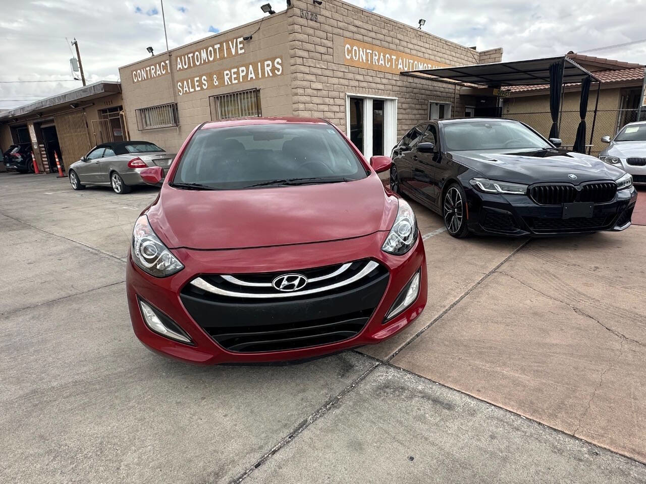 Used 2015 Hyundai Elantra GT image 3
