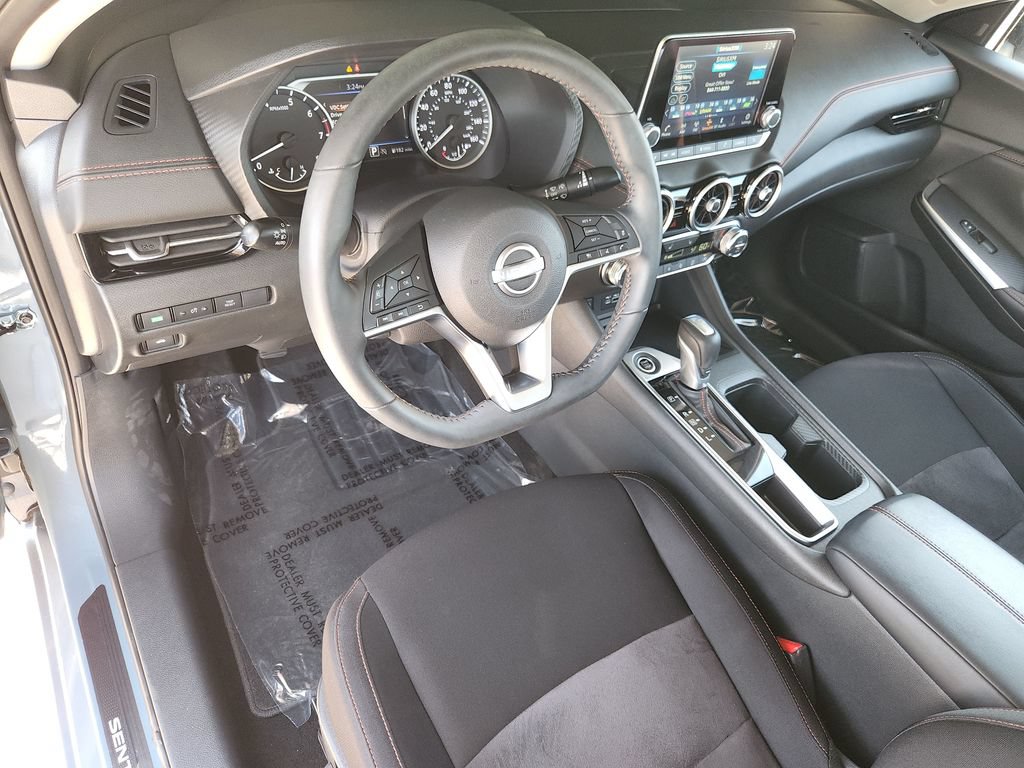 Used 2025 Nissan Sentra SR w/ Midnight Edition FWD image 12