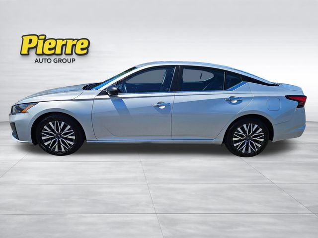 Used 2024 Nissan Altima 2.5 SV FWD image 3