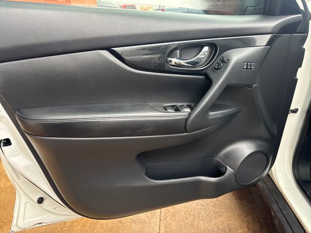 Used 2020 Nissan Rogue SL w/ Premium Package image 13