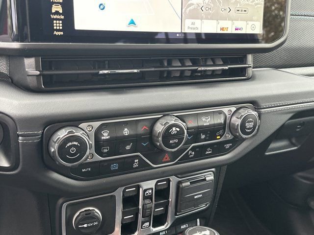 Used 2024 Jeep Wrangler Unlimited Rubicon 4xe w/ Capability Package image 27