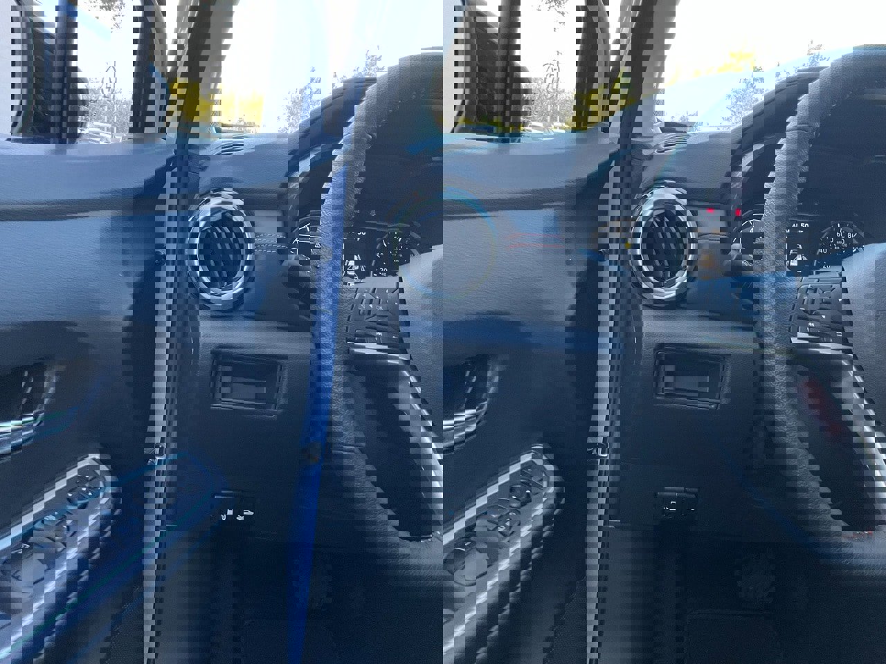 New 2025 Nissan Versa SR w/ Trunk Package image 23