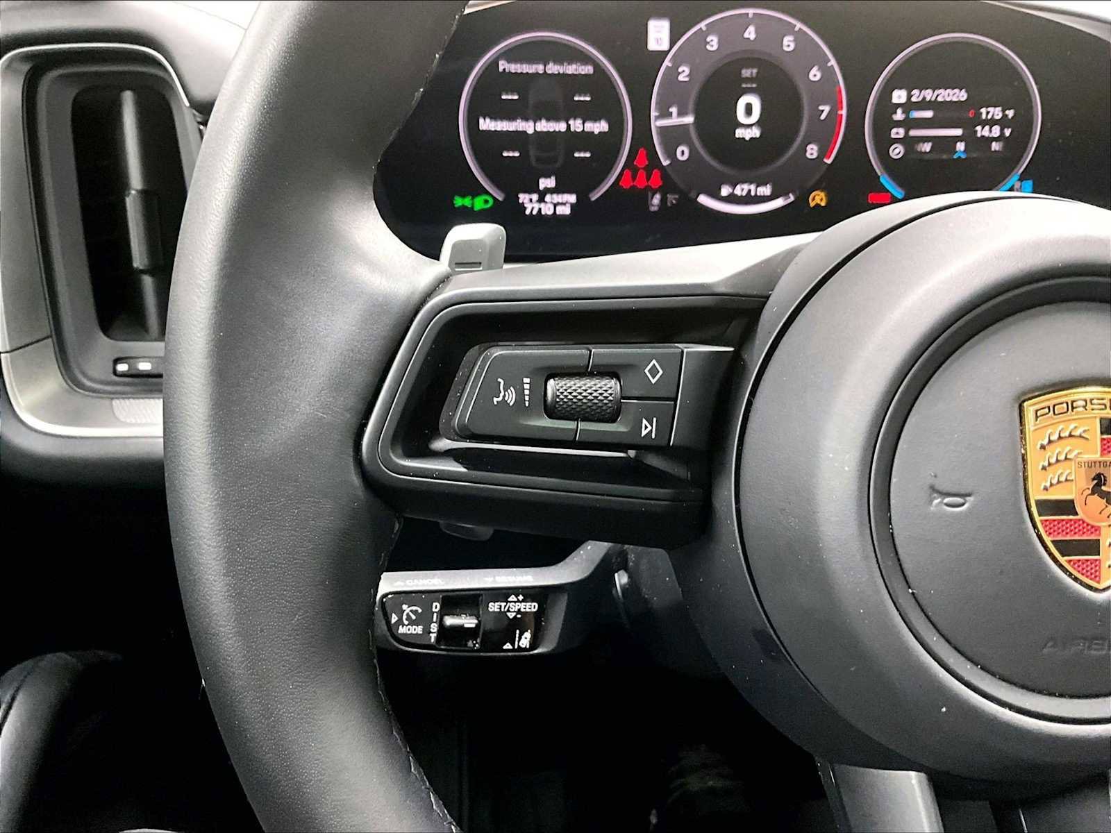 Used 2025 Porsche Cayenne Coupe image 22