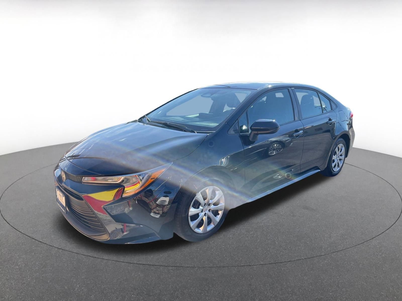 Used 2025 Toyota Corolla LE image 3