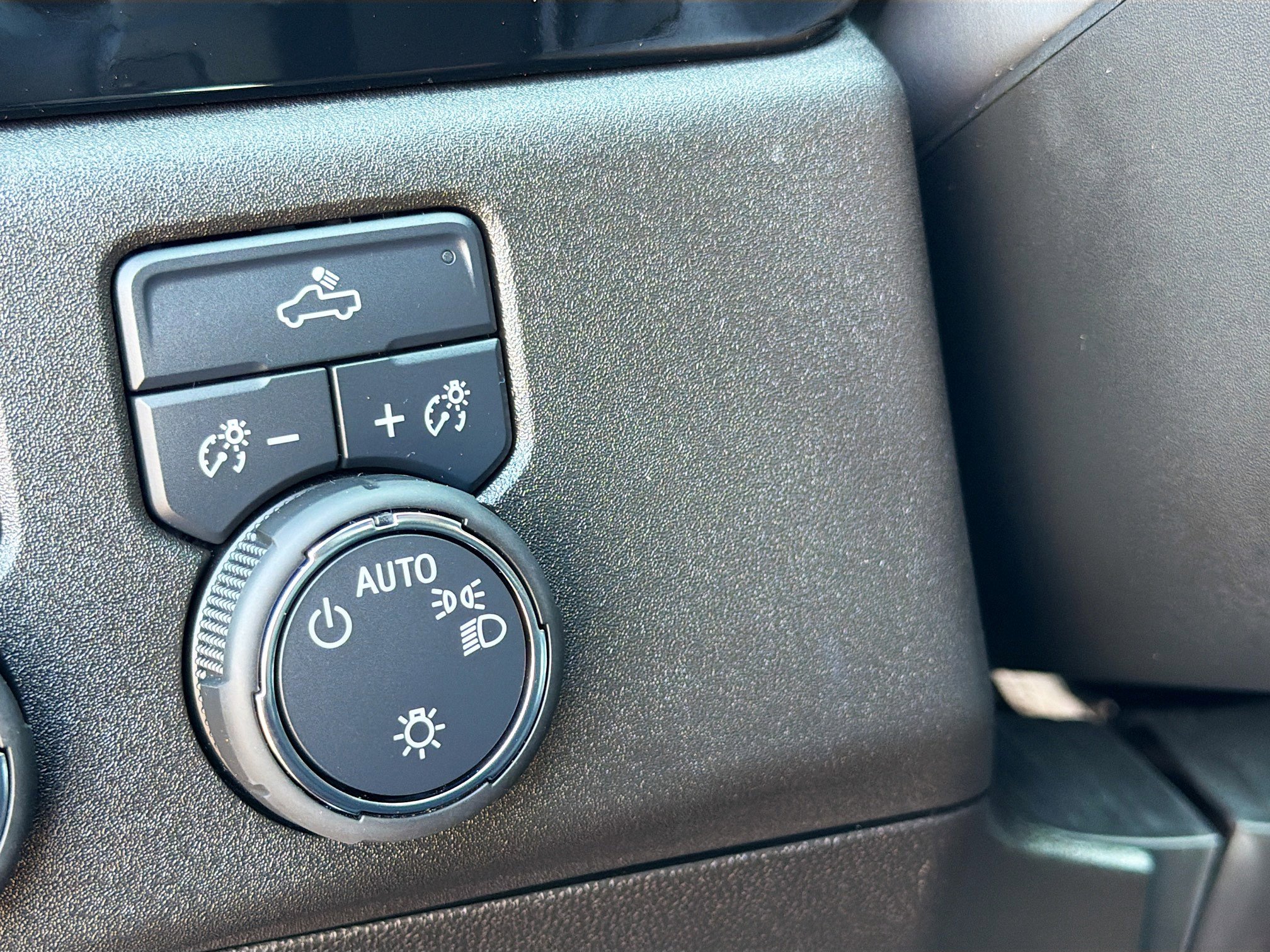 Used 2025 Chevrolet Silverado 1500 LT w/ Protection Package image 34