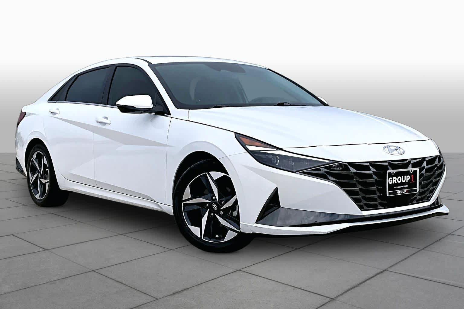 Certified 2023 Hyundai Elantra Limited FWD image 3