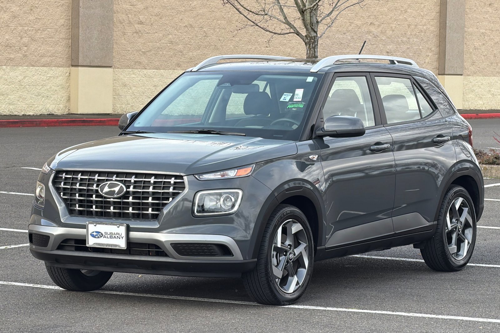 Used 2025 Hyundai Venue SEL image 8