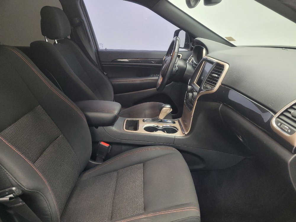 Used 2017 Jeep Grand Cherokee Laredo 75th Anniversary RWD image 21