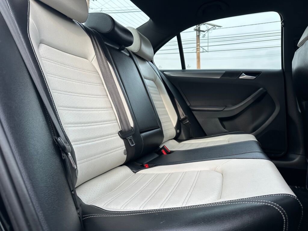 Used 2017 Volkswagen Jetta Sport w/ Jetta Sport Lighting Package image 25