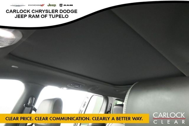 Used 2026 Chrysler Pacifica Limited FWD image 24