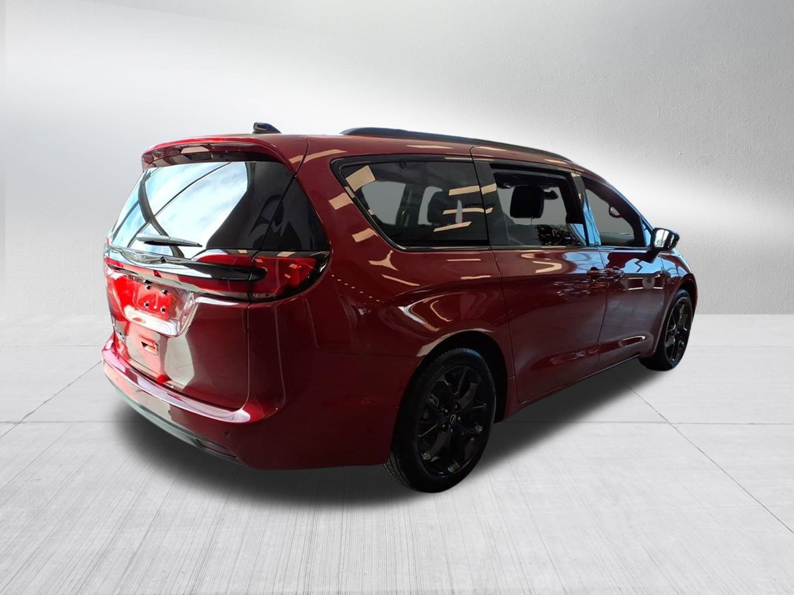 New 2026 Chrysler Pacifica Select image 4