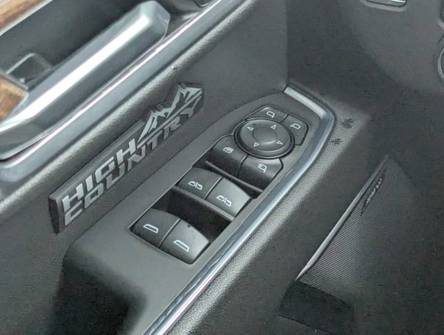 Used 2023 Chevrolet Silverado 1500 High Country w/ High Country Premium Package AWD/4WD image 15