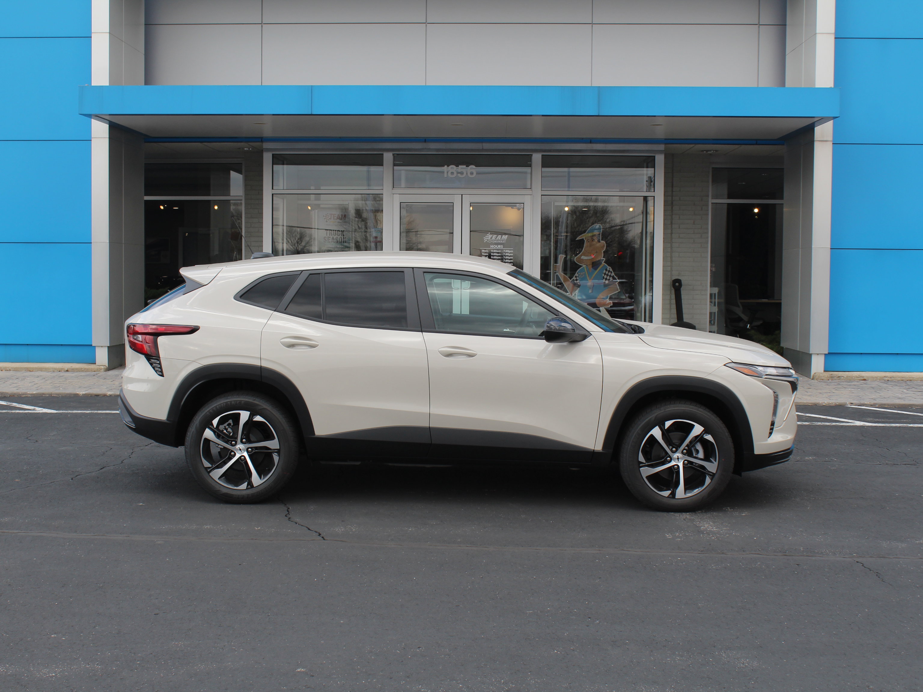 New 2026 Chevrolet Trax RS image 3