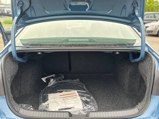 New 2026 Volkswagen Jetta GLI Autobahn FWD image 10