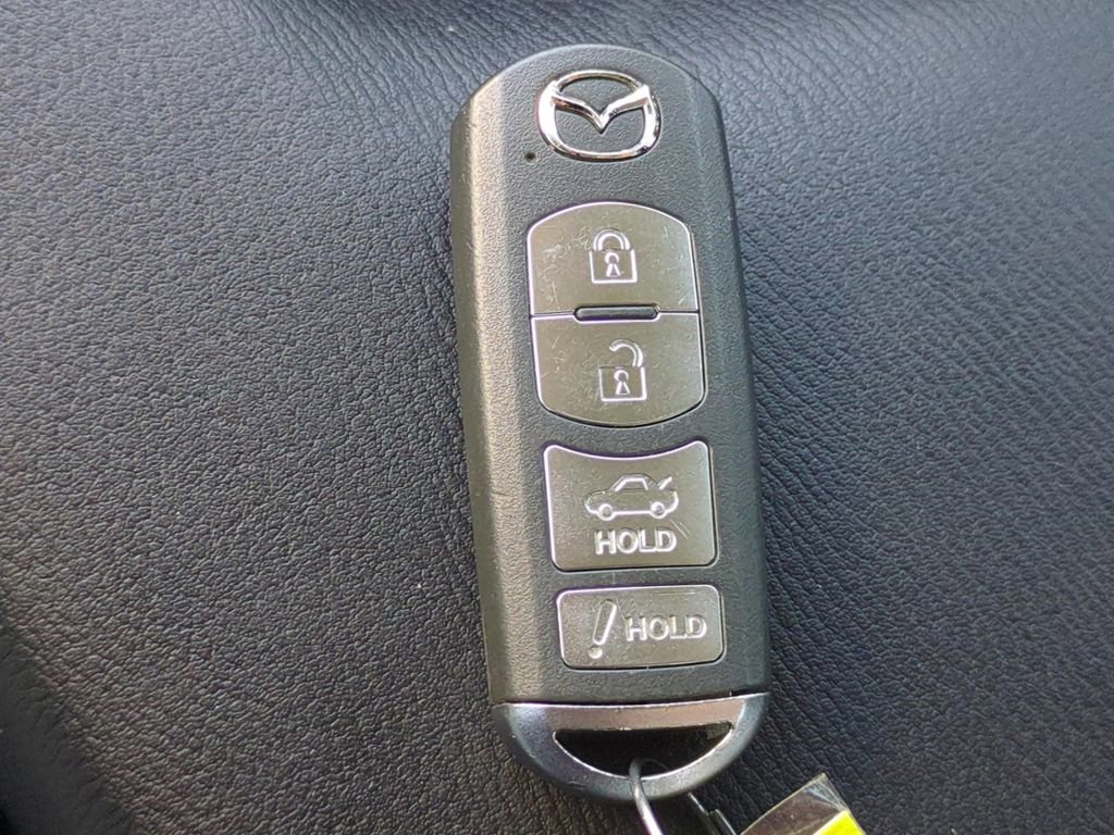 Used 2014 MAZDA MAZDA3 i Touring image 22