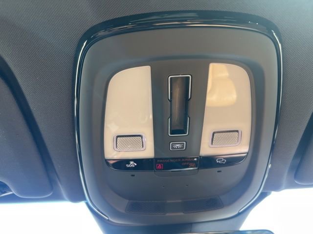 Certified 2023 Volvo XC60 B5 Ultimate w/ Protection Package AWD/4WD image 38