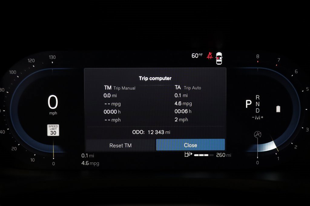 Used 2025 Volvo V60 B5 Cross Country Plus image 7