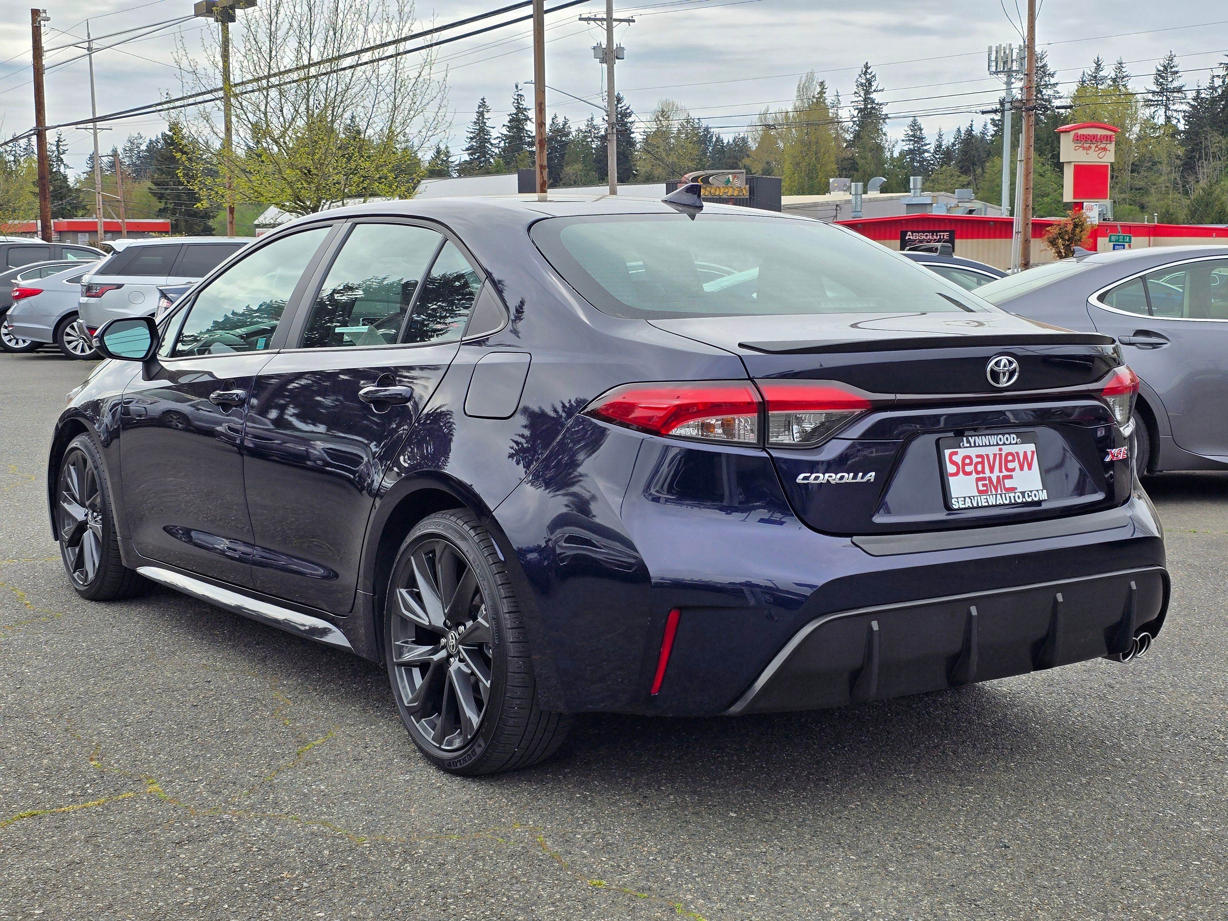 Used 2024 Toyota Corolla XSE FWD image 5