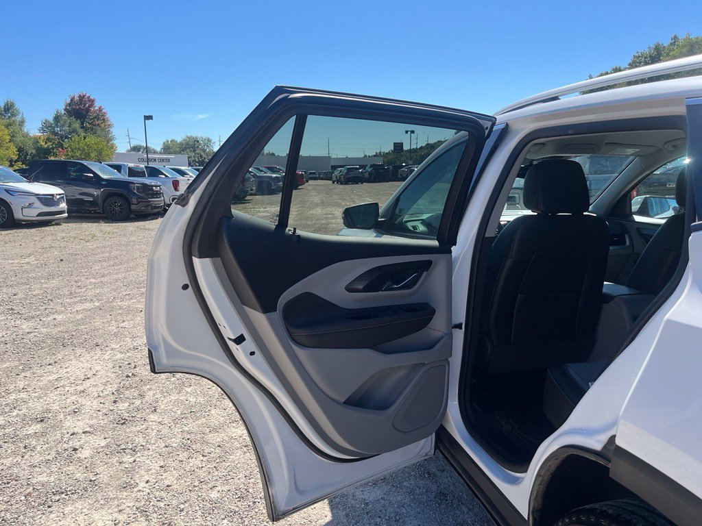 Used 2023 GMC Terrain SLT FWD image 29