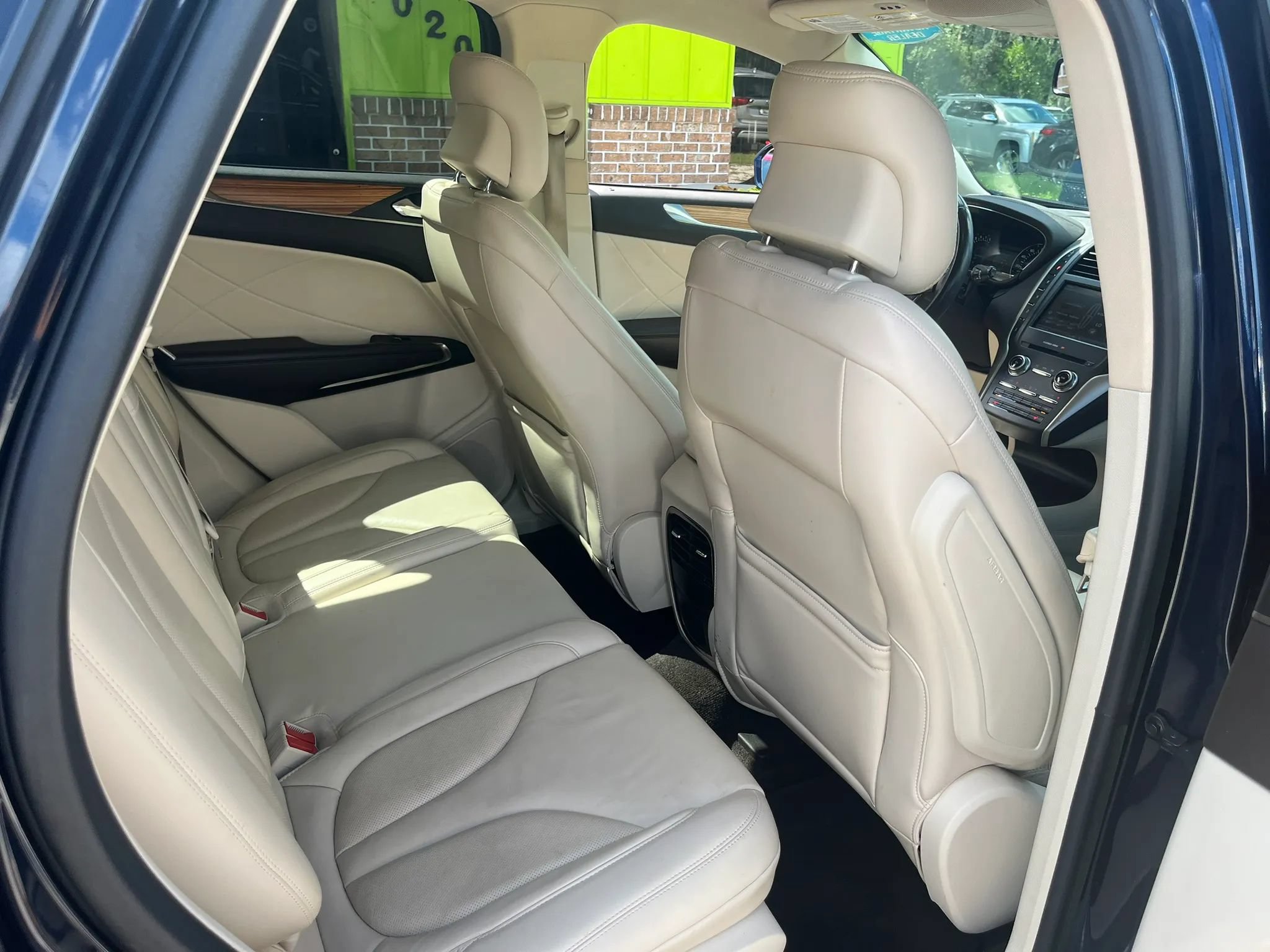 Used 2015 Lincoln MKC FWD w/ Equipment Group 101A Select image 30