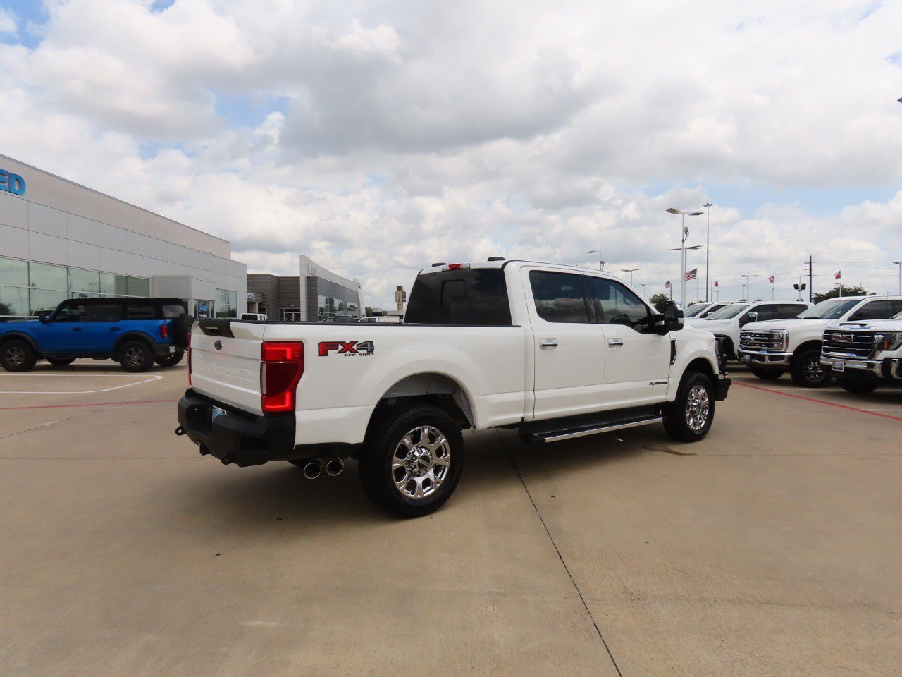 Used 2022 Ford F250 Lariat w/ Lariat Ultimate Package AWD/4WD image 11
