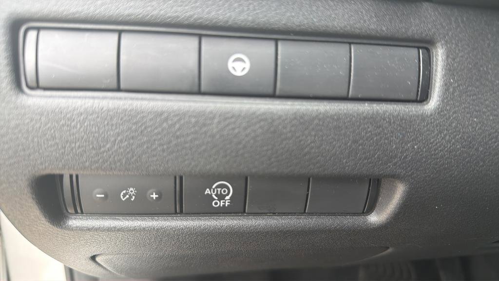 Certified 2023 Nissan Rogue SV AWD/4WD image 19