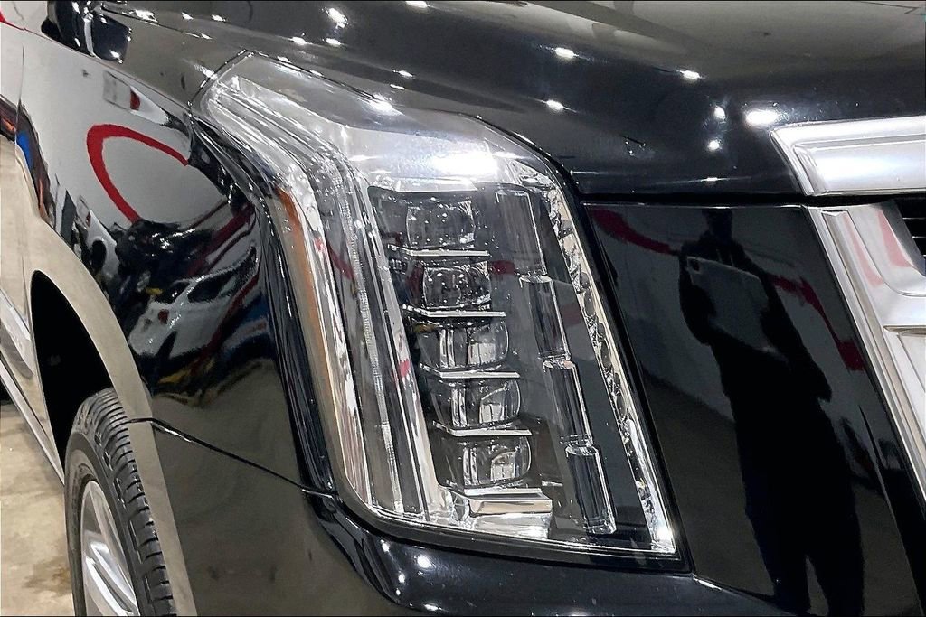 Used 2015 Cadillac Escalade ESV Premium image 30