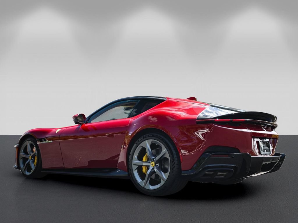 Certified 2025 Ferrari 12Cilindri RWD image 5