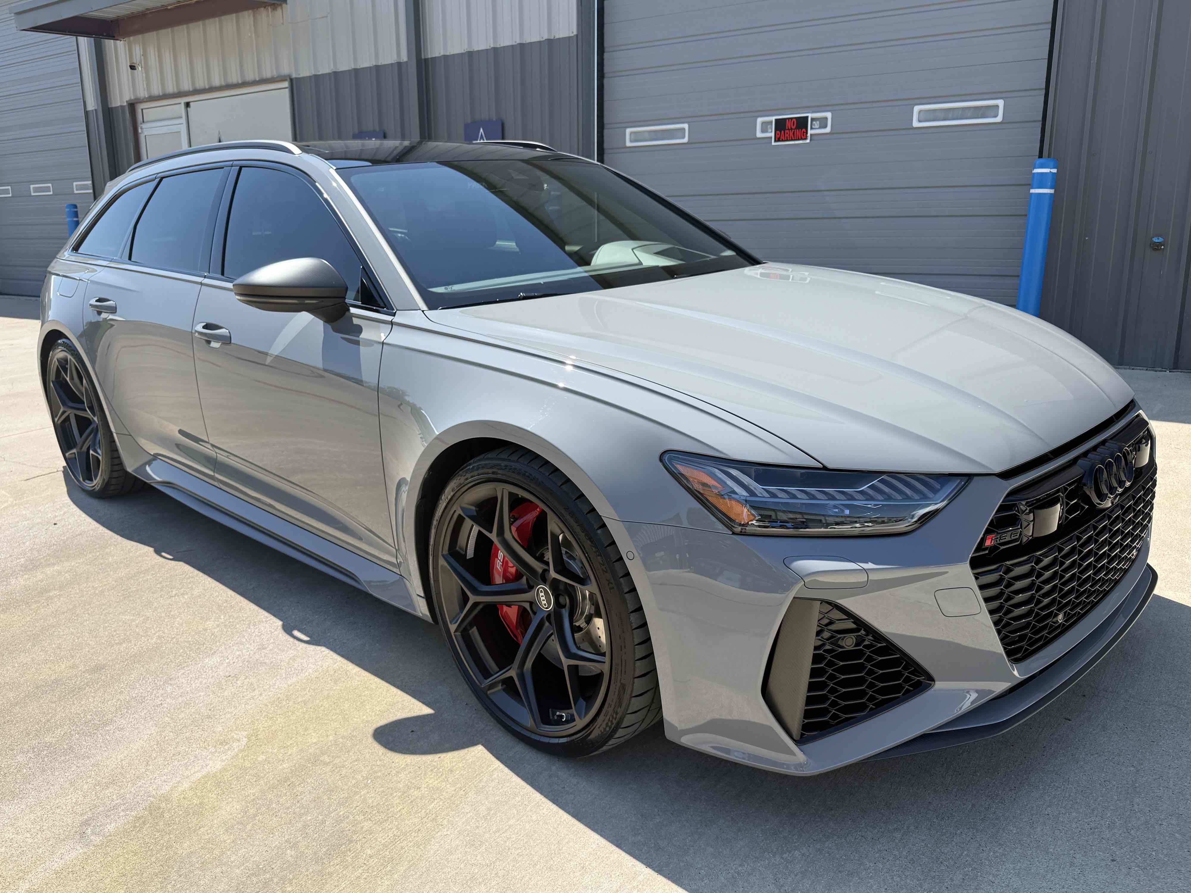 Used 2025 Audi RS 6 performance w/ Matte Carbon Package AWD/4WD image 21