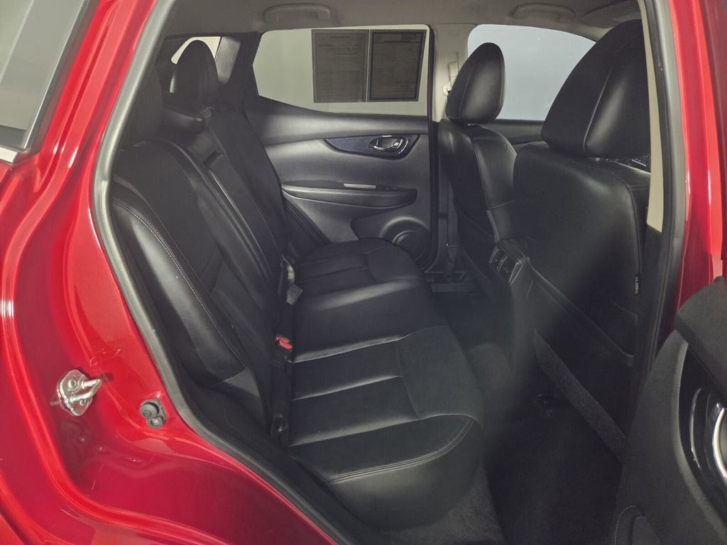 Used 2017 Nissan Rogue Sport SL image 31