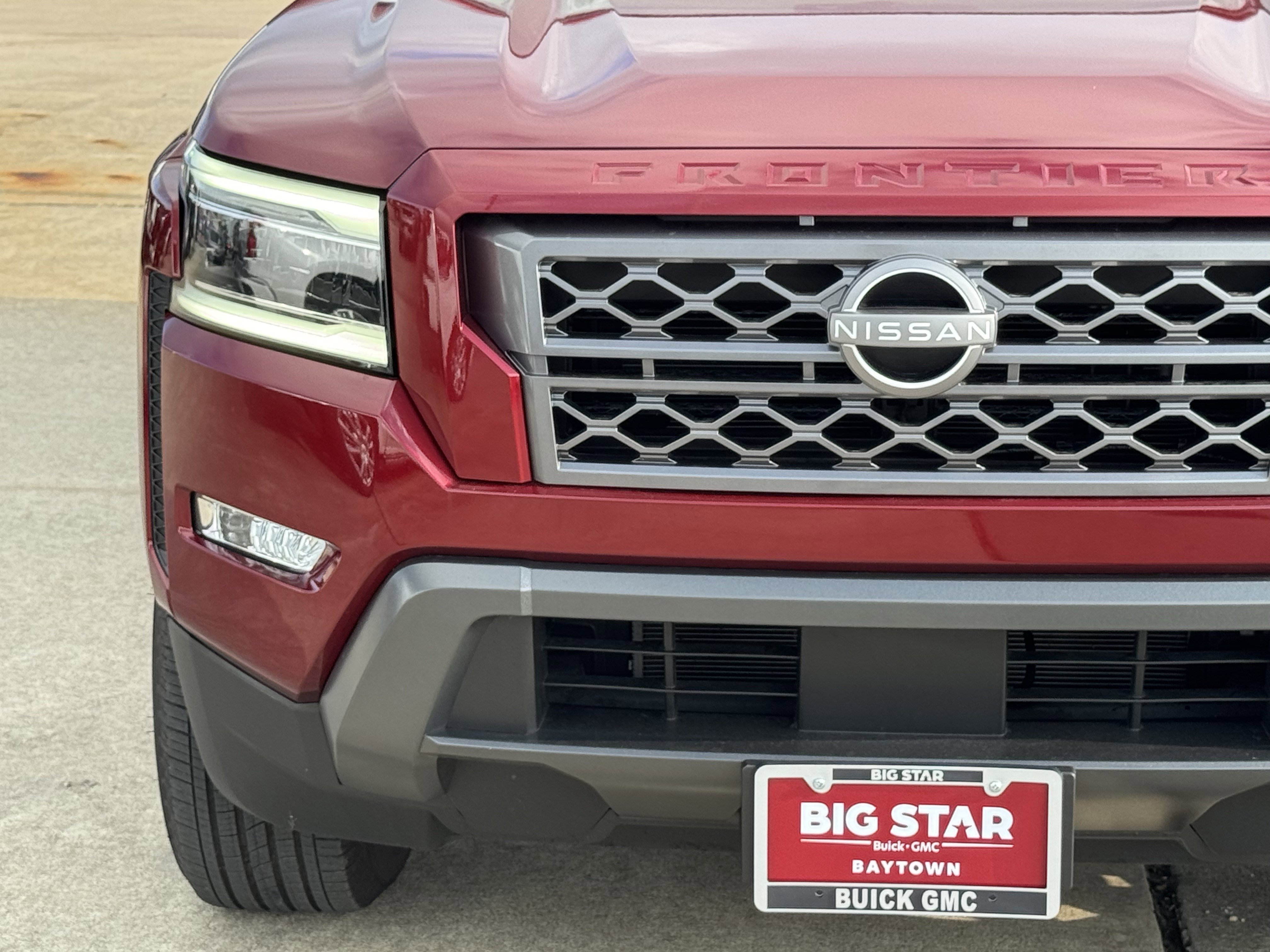 Used 2024 Nissan Frontier SL RWD image 6