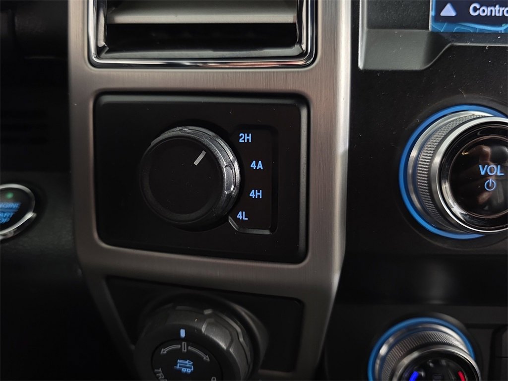 Used 2019 Ford F150 Platinum w/ Equipment Group 701A Luxury image 19