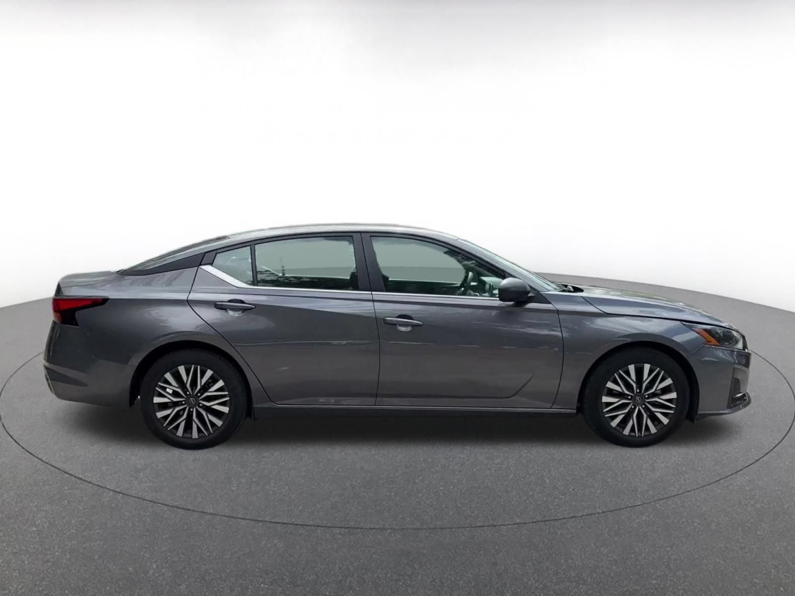 Used 2026 Nissan Altima 2.5 SV FWD image 15
