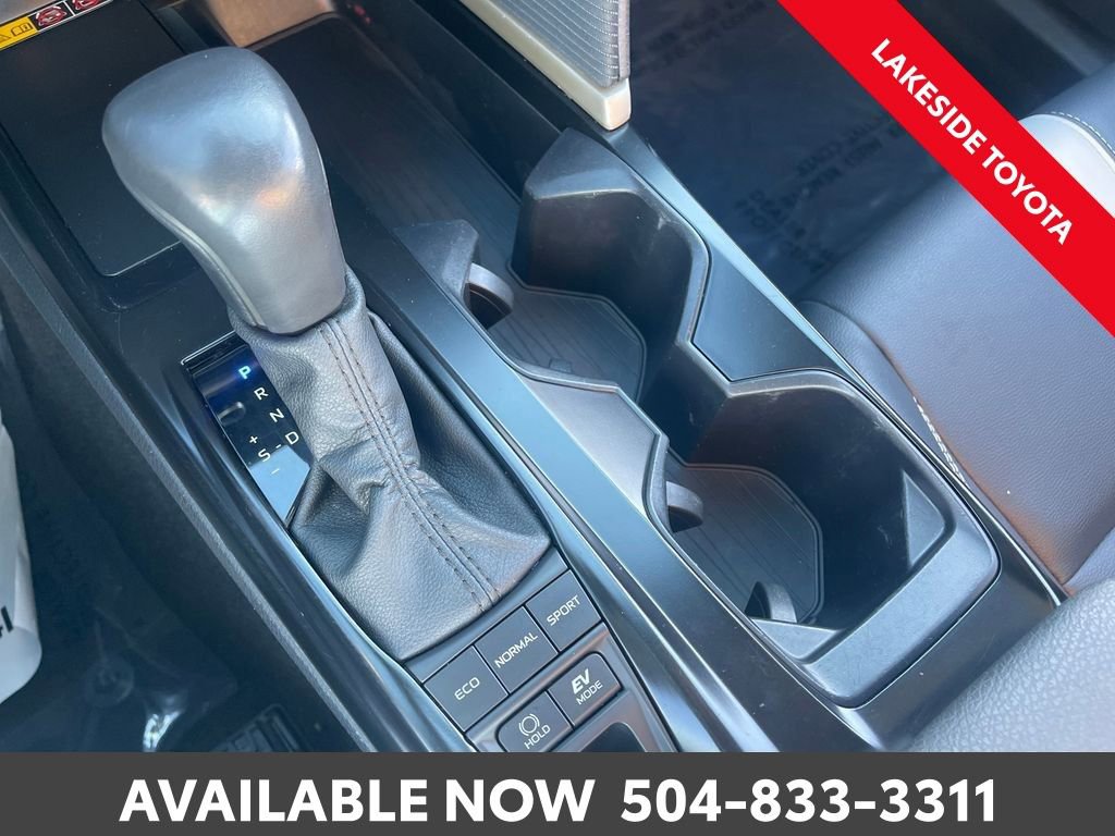 Used 2025 Toyota Camry SE image 27