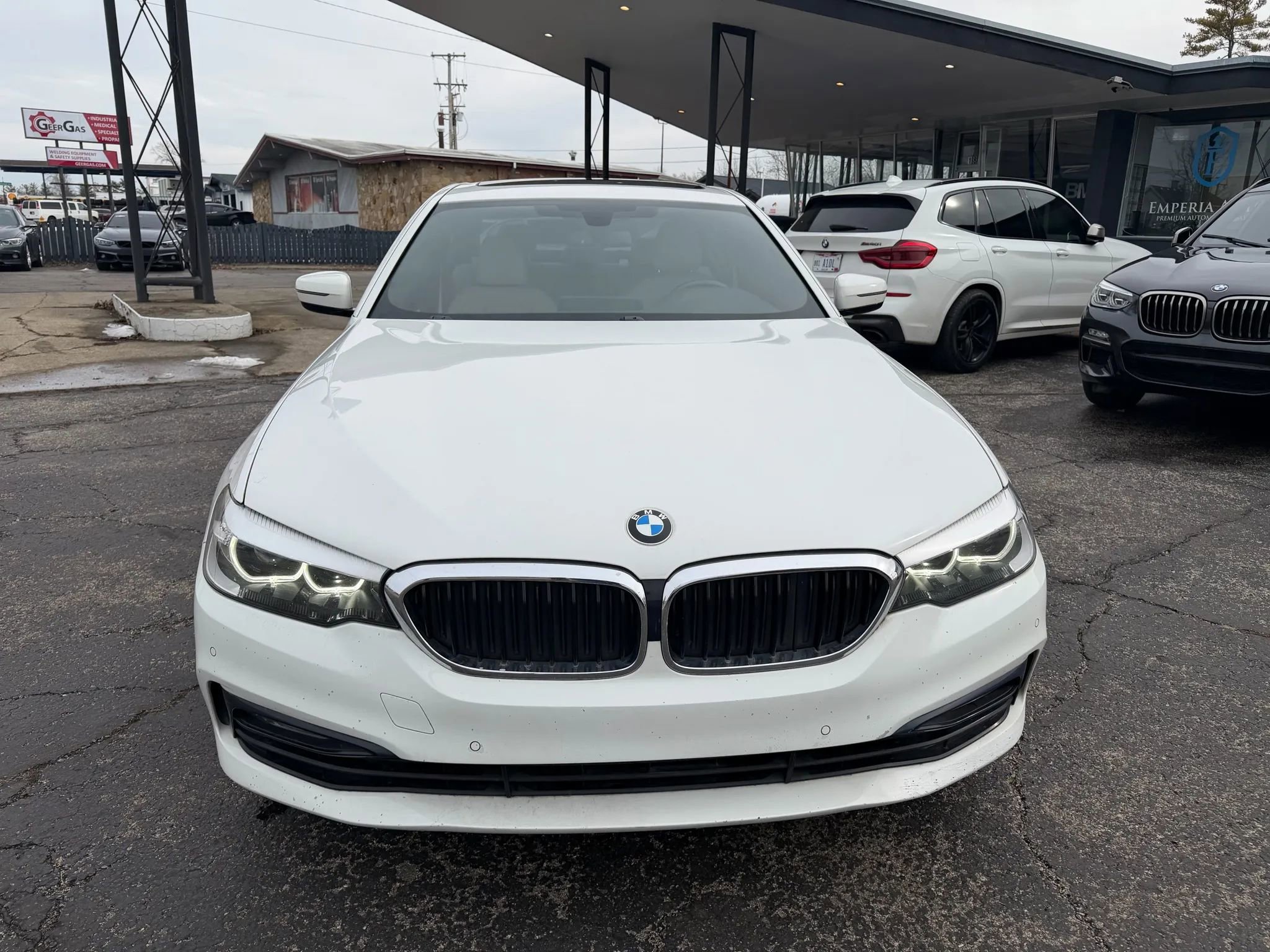 Used 2017 BMW 530i xDrive image 11