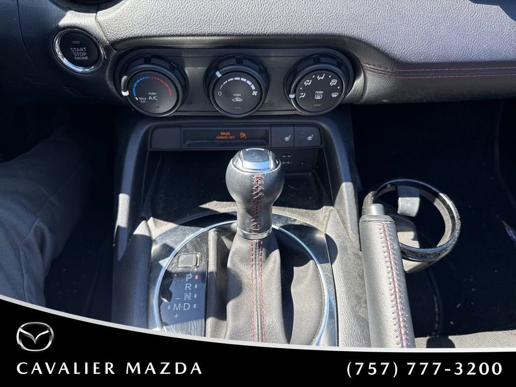 Used 2018 MAZDA MX-5 Miata Club RWD image 13