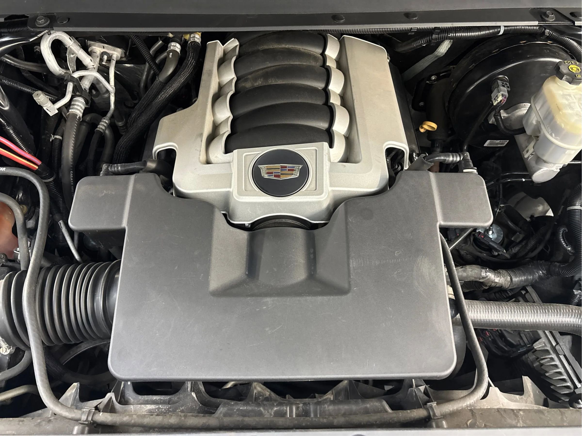 Used 2020 Cadillac Escalade ESV Premium Luxury image 31