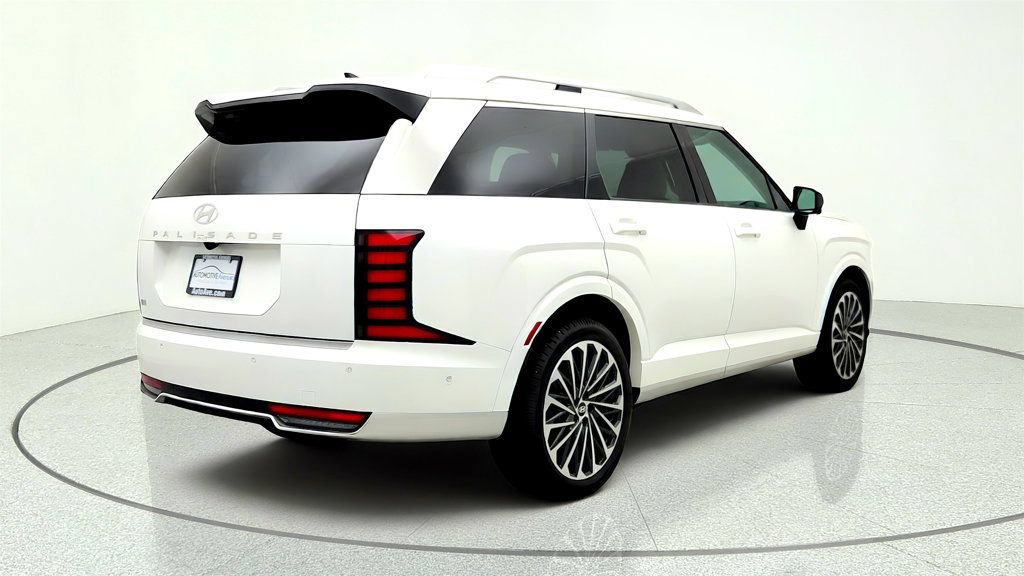 Used 2026 Hyundai Palisade Calligraphy FWD image 5