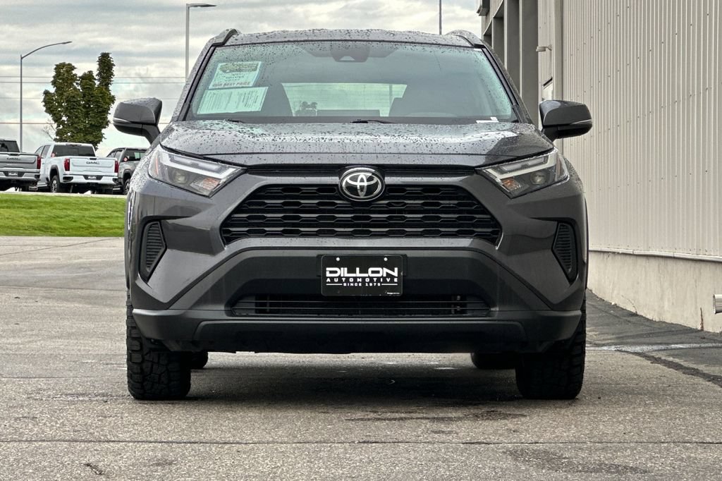 Used 2025 Toyota RAV4 XLE AWD/4WD image 12