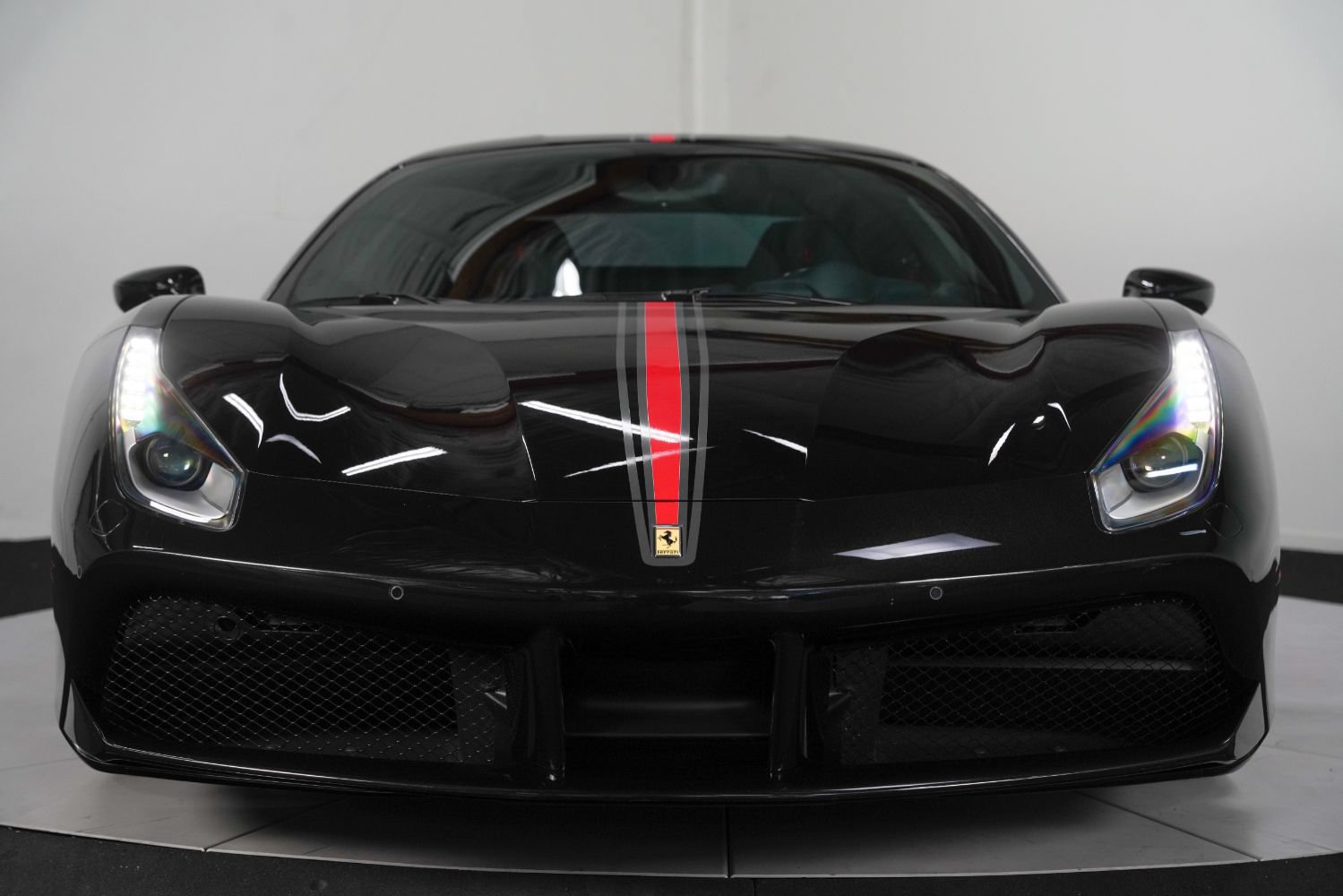 Used 2017 Ferrari 488 GTB RWD image 15