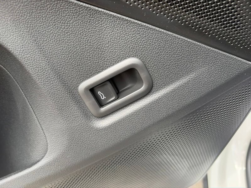 New 2026 Volkswagen Tiguan SE R-Line AWD/4WD image 17
