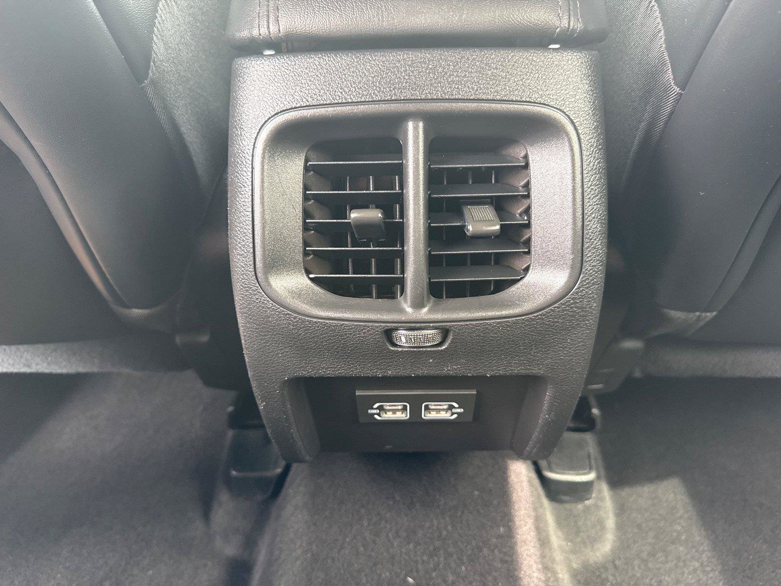 Used 2021 Jeep Cherokee Latitude Plus AWD/4WD image 26