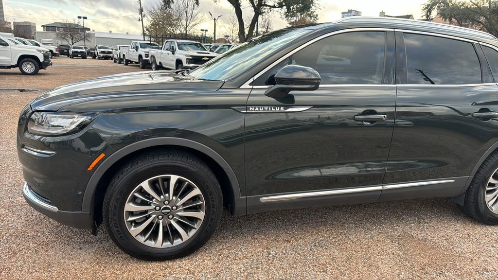 Used 2022 Lincoln Nautilus Reserve AWD/4WD image 16