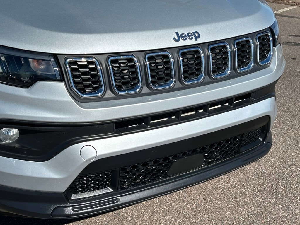 Used 2024 Jeep Compass Latitude image 21