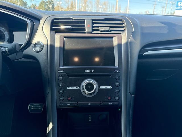 Used 2018 Ford Fusion Titanium image 24