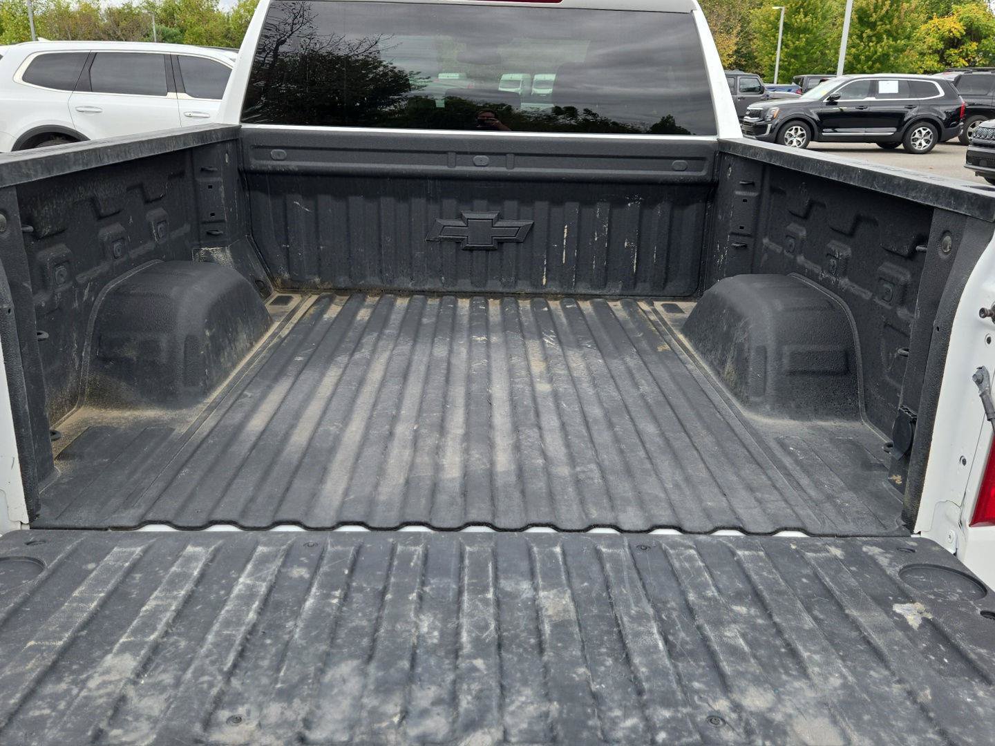 Used 2025 Chevrolet Silverado 1500 LT AWD/4WD image 14